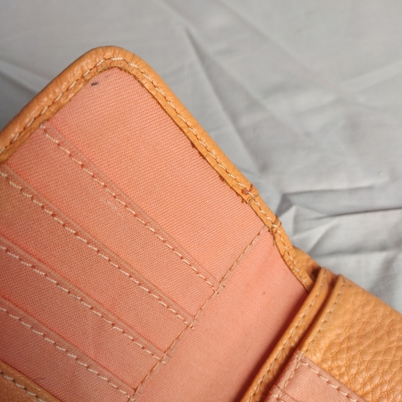 Vtg Fossil Women's Pebbles Leather Pink/Salmon Leather Wallet - Picture 12 of 16